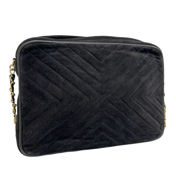 CHANEL Black Shoulder Bag - Picture 3 of 8